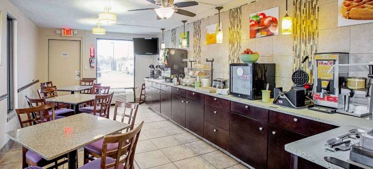 利夫奥克 I-10 283 号出口凯艺套房酒店(Quality Inn & Suites Live Oak I-10 Exit 283)图片