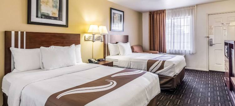 弗雷斯诺近大学凯艺酒店(Quality Inn Fresno Near University)图片