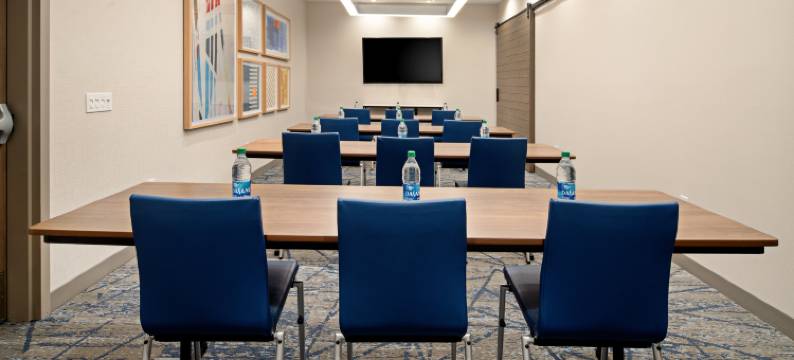 棕榈沙漠千禧智选假日套房酒店(Holiday Inn Express & Suites PALM DESERT - MILLENNIUM by IHG)图片