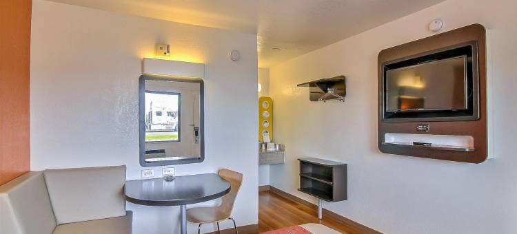 索尔文区布尔顿6号汽车旅馆(Motel 6 Buellton, CA - Solvang Area)图片