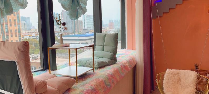 万达造梦者小黄人近泰华银座阳光100民宿(鸢飞路2号分店)图片