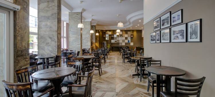 布卢梅瑙斯拉维耶罗酒店(Slaviero Blumenau)图片