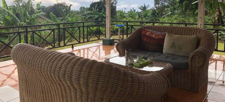 红伙伴普卡克绿谷别墅(Villa Green Valley Puncak RedPartner)图片