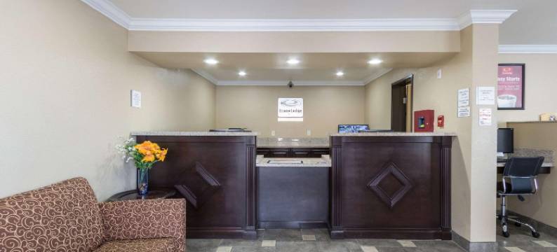 埃斯孔迪多市中心套房及伊克诺旅馆(Econo Lodge Inn & Suites Escondido Downtown)图片