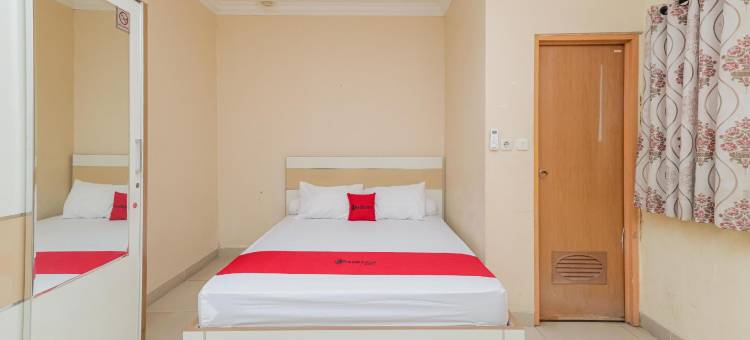 近卡雷特站红多兹伊斯兰酒店(RedDoorz Syariah Near Stasiun Karet)图片