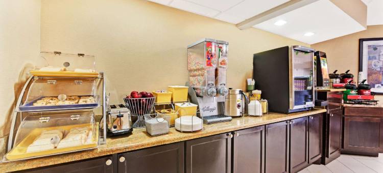 迪索托戴斯套房酒店(Days Inn & Suites by Wyndham DeSoto)图片