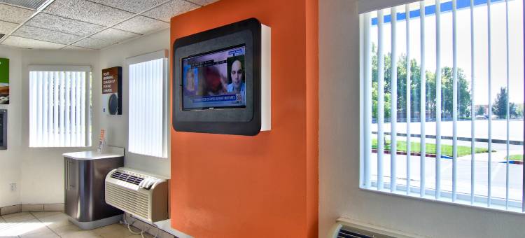 加利福尼亚萨克拉门托 - 南萨克拉门托及麋鹿林 6 号汽车旅馆(Motel 6 Sacramento, CA – South Sacramento & Elk Grove)图片