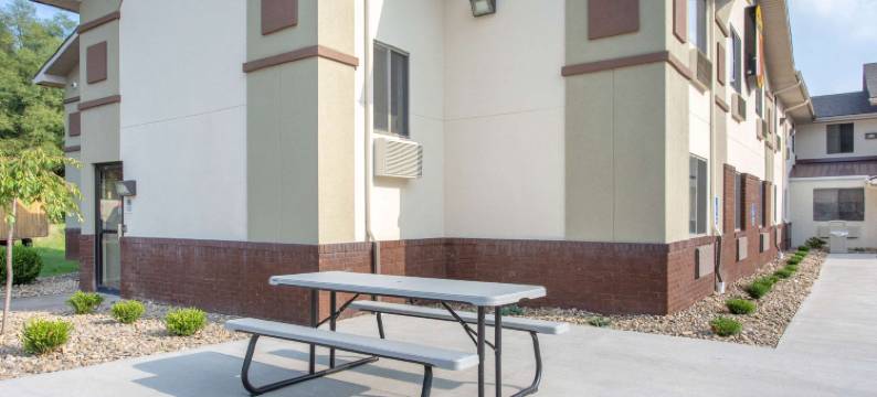 韦斯顿速8酒店(Super 8 by Wyndham Weston WV)图片