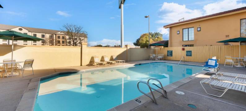 伯锡尔城拉昆塔温德姆酒店(La Quinta Inn by Wyndham Bossier City)图片