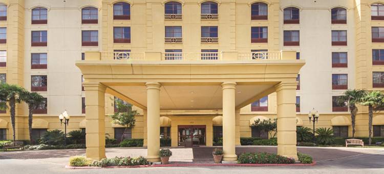 圣安东尼奥市区拉昆塔温德姆套房酒店(La Quinta Inn & Suites by Wyndham San Antonio Downtown)图片
