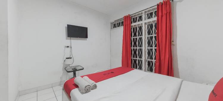 红门酒店-近帕西尔哈亚姆车站芝安朱尔(RedDoorz Near Terminal Pasir Hayam Cianjur)图片