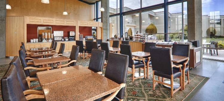 普鲁士基洛纳贝斯特韦斯特优质套房酒店(Best Western Plus Kelowna Hotel & Suites)图片