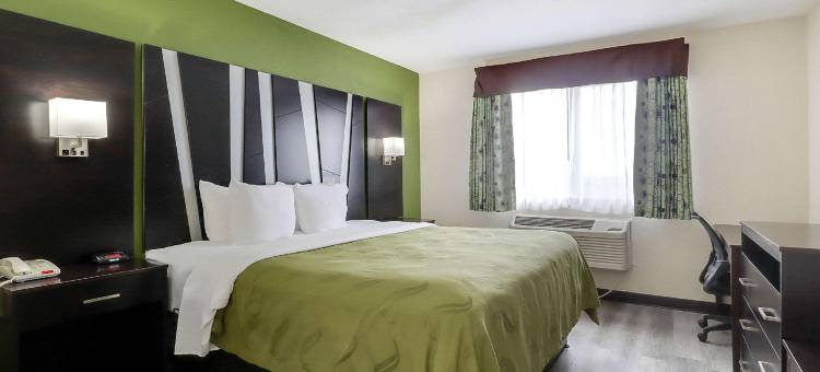品质套房阿尔伯克基机场酒店(Quality Suites Albuquerque Airport)图片