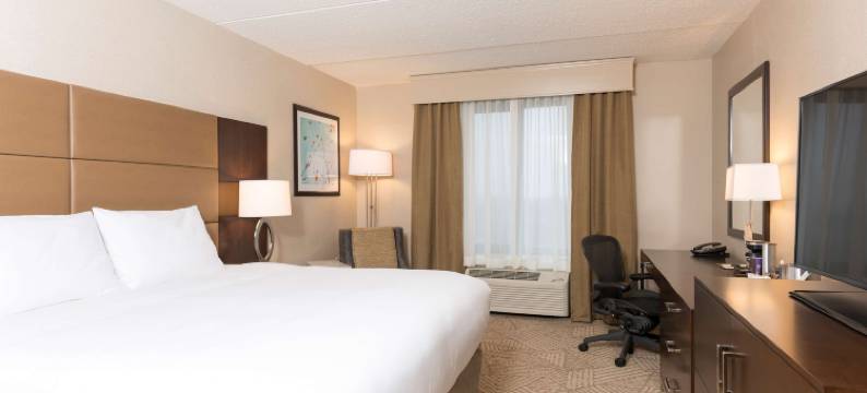 舒适草原科诺沙希尔顿逸林酒店(DoubleTree by Hilton Pleasant Prairie Kenosha)图片