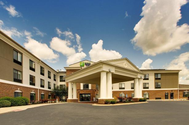 Holiday Inn Express & Suites MORRIS by IHG Hotel Overview