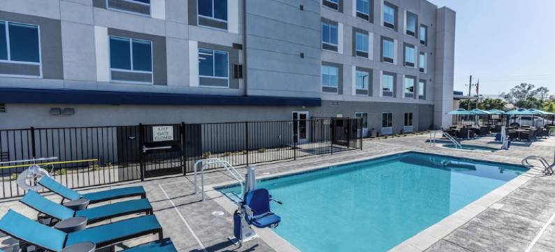 贝克斯菲尔德中心汉普顿套房酒店(Hampton Inn & Suites by Hilton Bakersfield Central)图片