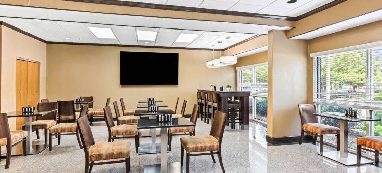 昆内特中心贝斯特韦斯特酒店(Best Western Gwinnett Center Hotel)图片