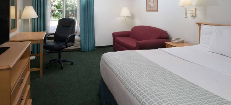 科达伦呗盟套房酒店(Baymont by Wyndham Coeur d'Alene)图片