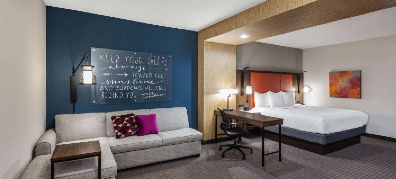 休斯顿东I-10拉昆塔温德姆套房酒店(La Quinta Inn & Suites by Wyndham Houston East at Sheldon Rd)图片