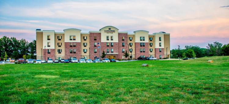 奥佛兰公园Candlewood Suites(Candlewood Suites Overland Park - W 135TH ST.)图片