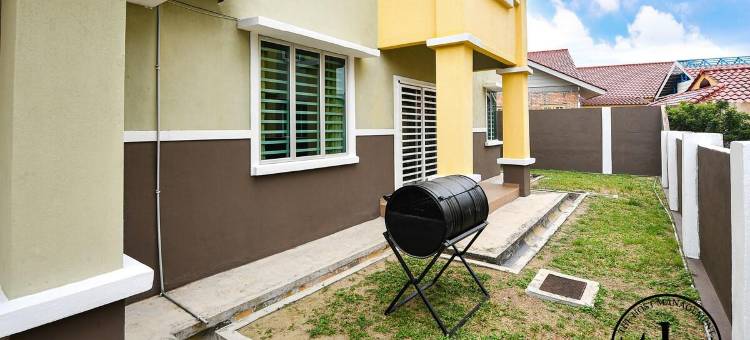 位于甘榜武吉光的4卧室独栋房屋-278平方米|带3个独立浴室(Luxury Semi-D (Hi-Speed Internet with TVbox) 11pax)图片