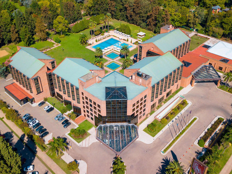 皮拉尔喜来登酒店及会议中心