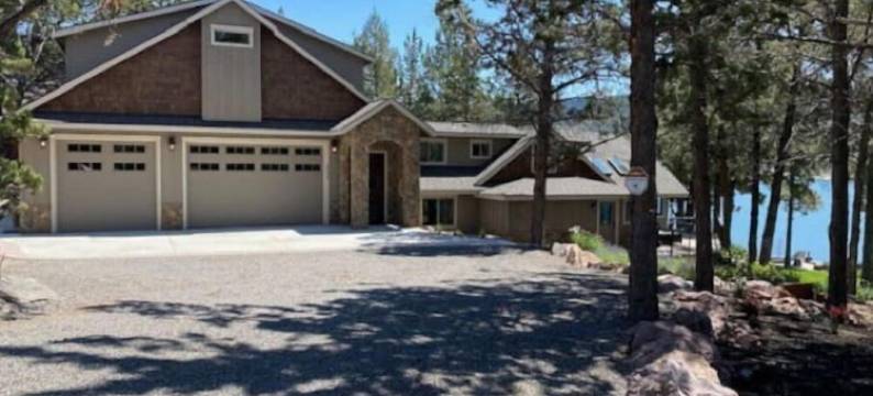 Lake Front House with Amazing View Near Bend Oregon图片