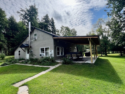 4 season Adventures! Waterfront, *Hot tub*<br>Deer River Paradise!