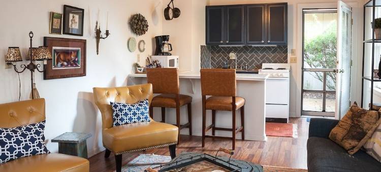 坦格伍德农场-狐狸窝套房马场内1卧1卫私人公寓(Tanglewood Farm - Fox Den Suite 1 Br/1BA Private Apartment on Horse Farm)图片