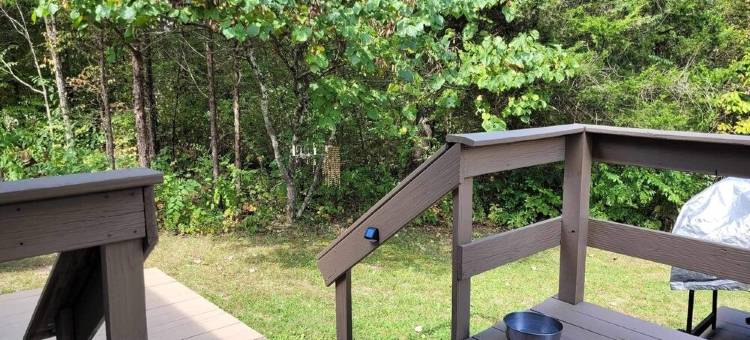 Cozy newly remodeled camper with hot tub and fire pit close to hiking/kayaking图片