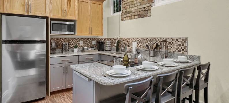 King Bed ★ Work Remote ★BYU ★ W/D ★ Desk图片