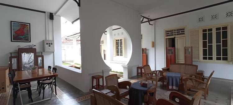 Mruyung Guest House Kota Lama Banyumas Mitra RedDoorz图片