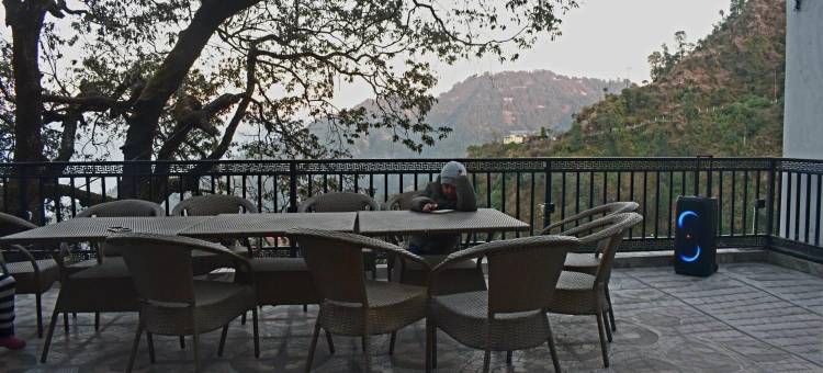 萨林斯州边米斯特维尔(Sarins 'Mistville' 4BHK Villa Mall Road)图片