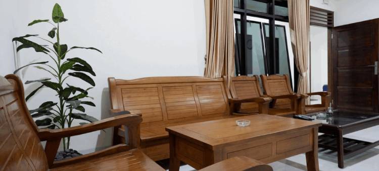 红多兹酒店-近普禾加多生活广场(RedDoorz Near Living Plaza Purwokerto)图片