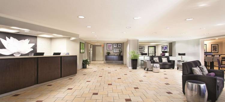 迈阿密机场东拉昆塔温德姆套房酒店(La Quinta Inn & Suites by Wyndham Miami Airport East)图片