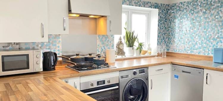 在比斯特的无瑕疵的两居室房子(Impeccable 2 Bedroom House in Bicester)图片