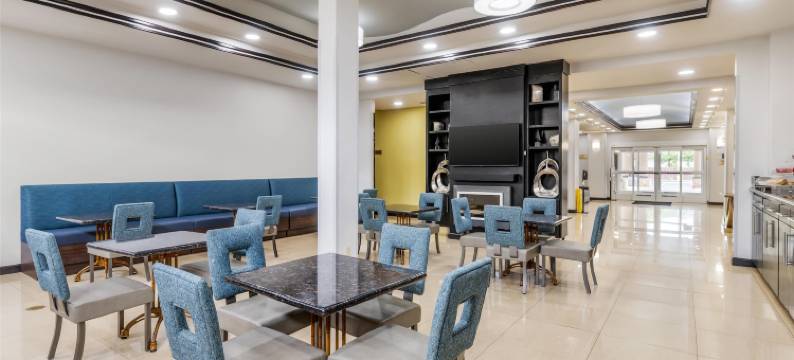 JFK贝斯特韦斯特优质套房酒店(Best Western Plus JFK Inn  Suites)图片