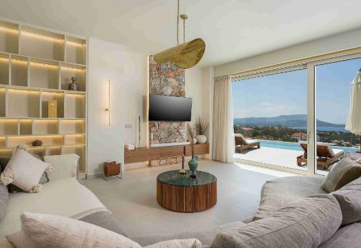 An Elegant Villa in Kokkino Horio Hotel Overview