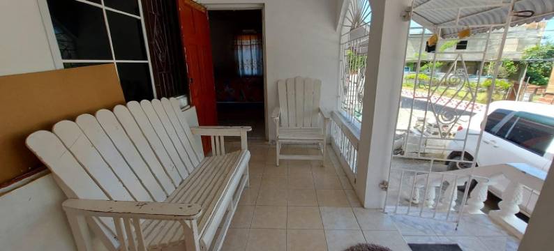 牙买加圣托马斯可爱的2卧室房子(House - Sleeps 4 - Patio - Parking)图片