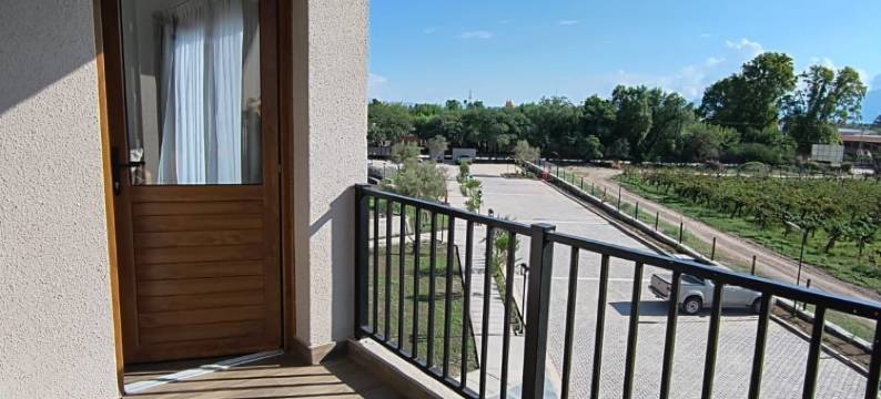 Buena Vid由Chadel管理(Buena Vid by Chadel Management)图片