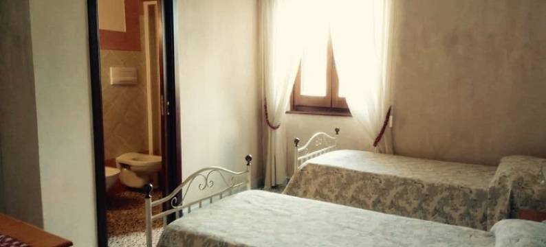 拉塔维尔诺拉观光农场 - 特努塔曼迪亚(La Tavernola Agriturismo - Tenuta Mandia)图片