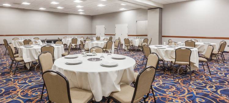 圣迭戈国家城市温德姆华美达酒店(Ramada by Wyndham San Diego National City)图片