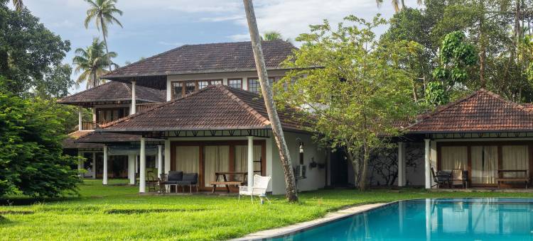 克兰加诺历史咖啡馆酒店(Cranganor History Café & Riverside Château)图片