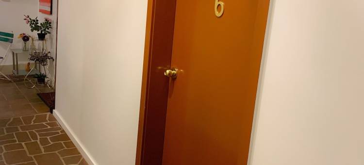 阿米代尔西区公寓(Westside Studio Apartments)图片