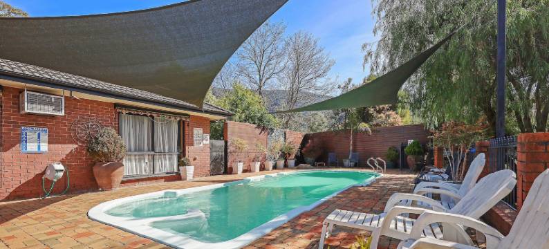 COUNTRY PLAZA 霍尔斯山谷国家广场大厅间隙(Country Plaza Halls Gap)图片