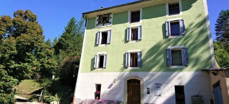 白岩露营地(Camping White Rock)图片