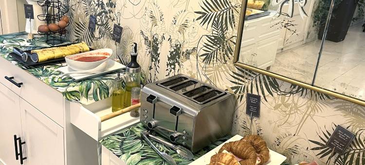 略雷特兰布拉酒店(Room00 Lloret Rambla)图片