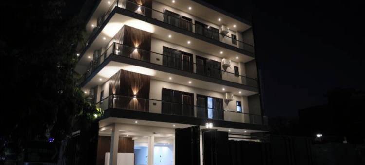 Radiant Blu Hotels Sector 70图片