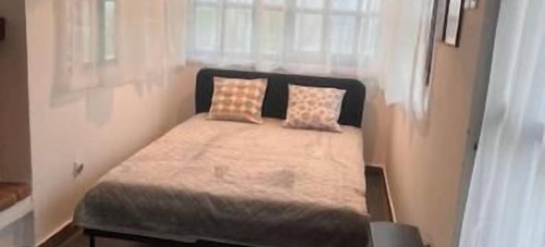 斯梅代雷沃的假日屋，带城市、花园和河景(Holiday House in Smederevo With City, Garden, and River Views)图片