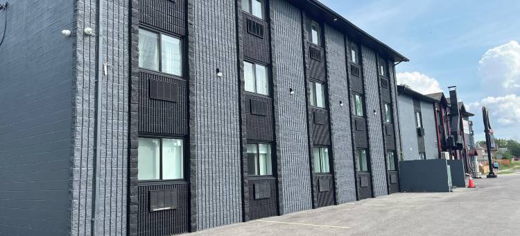 尼亚加拉瀑布6号汽车旅馆，安大略省 – 瀑布附近(Motel 6 Niagara Falls, on Near the Falls)图片